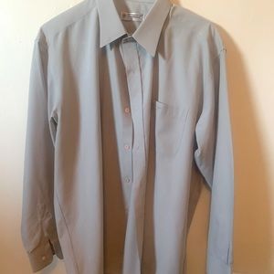 It’s a University of Cambridge dress shirt in good condition.